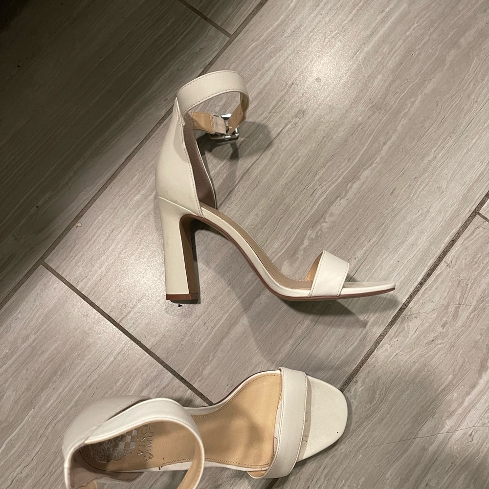 Vince Camuto winter white sandals size 8